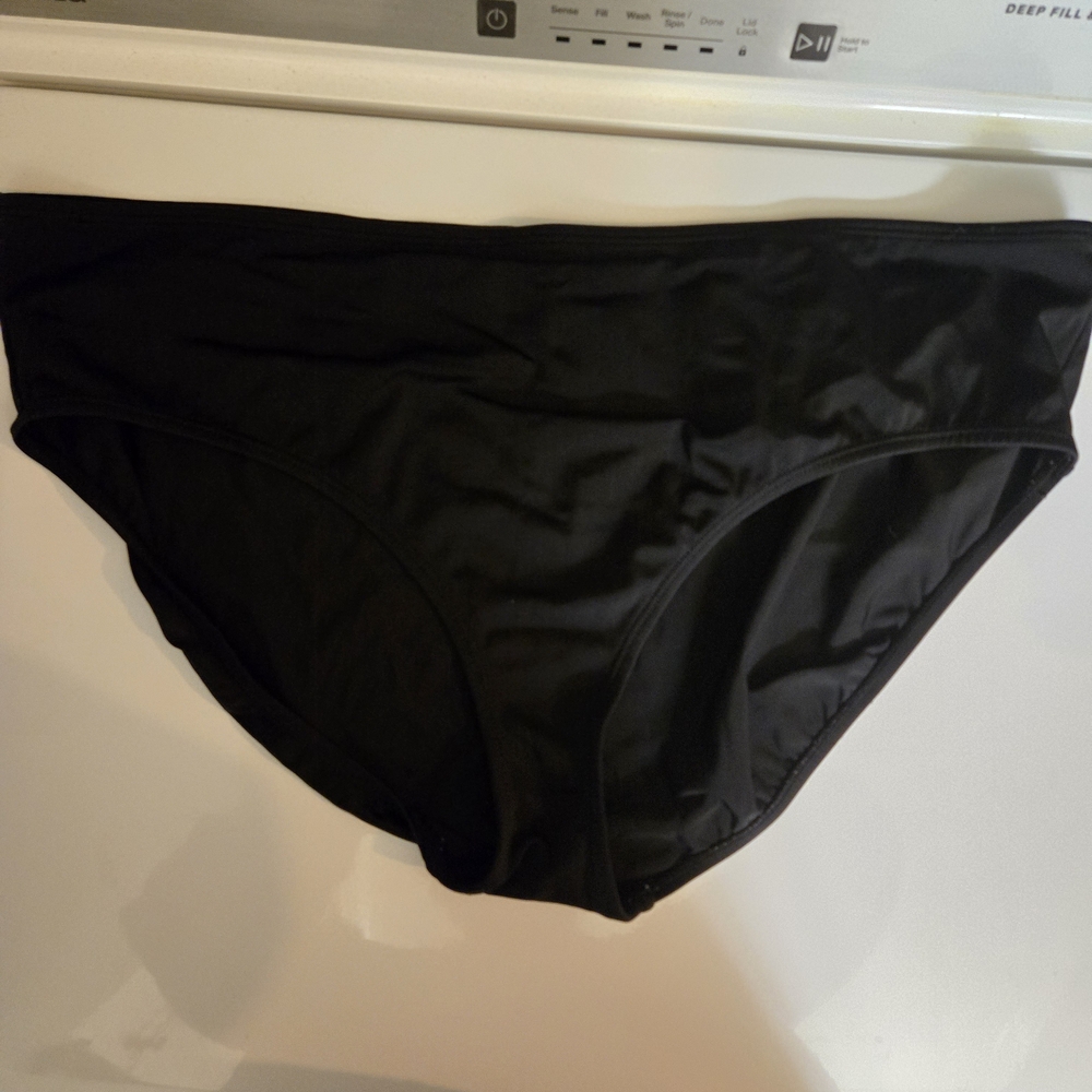 SMITH Elegant Black Swimwear